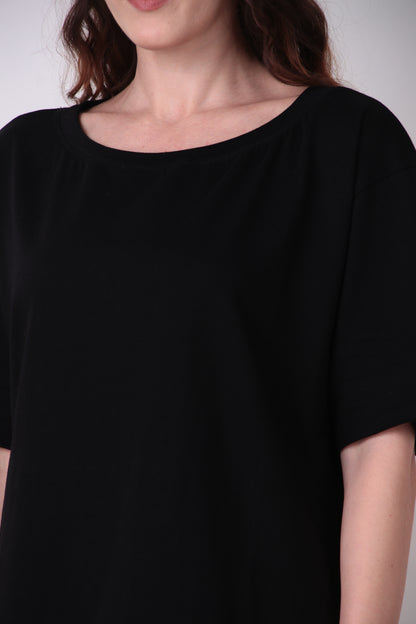Basic Black Oversized Tee with a Side Slit
